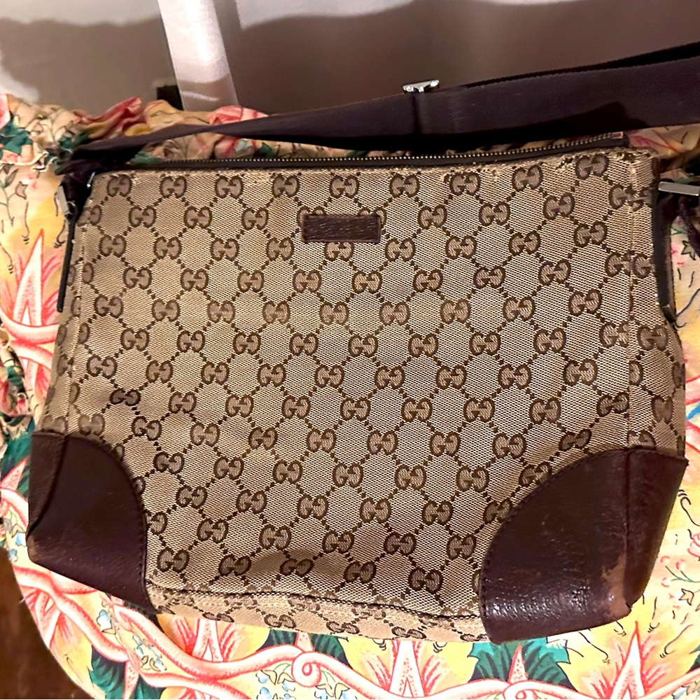 Vintage Gucci crossover and shoulder bag!